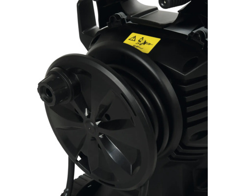 Hogedrukreiniger met haspel voor een nette opslag van de slang.