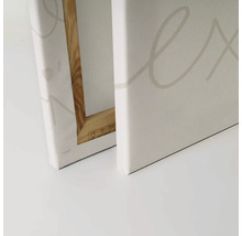 Close-up van twee schildersdoeken met houten frame en canvas