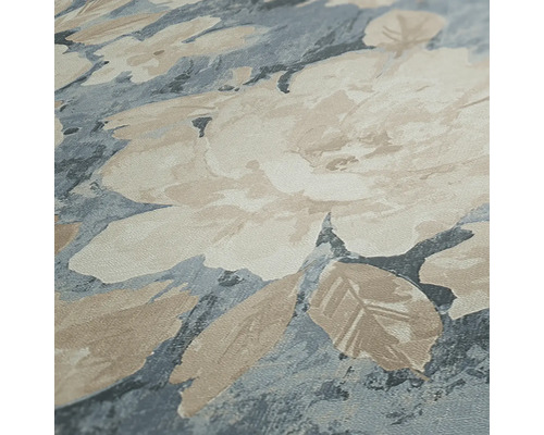 Close-up van een gestructureerd behang met een bloemmotief