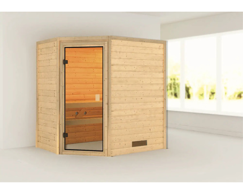 Houten sauna met glazen deur in een hoek