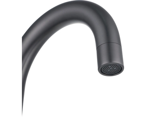 Detailopname van een waterkraanuitloop