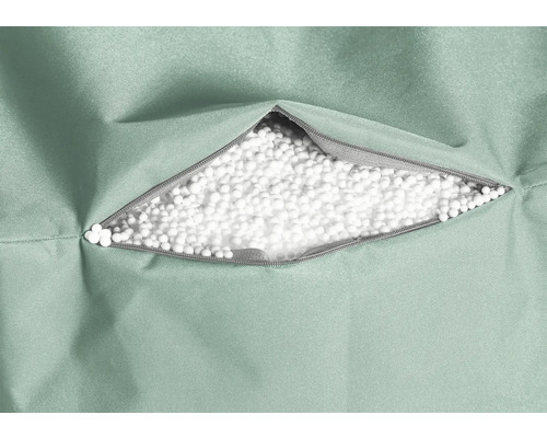 Close-up van een zitzak met ritssluiting en vulling