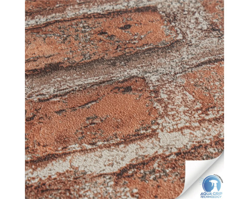 Close-up van behang met baksteenmotief en Aqua Grip Technology zegel