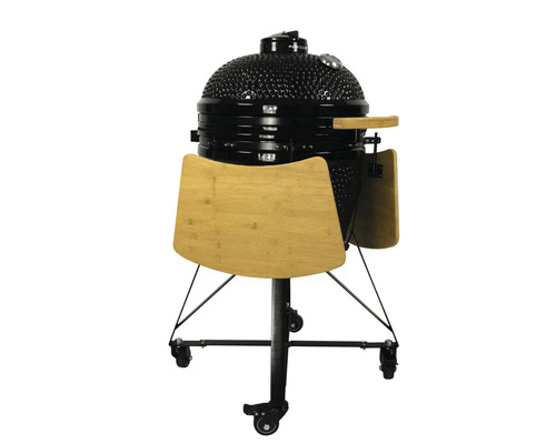 Zwarte keramische barbecue met bamboe zijtafels en wielen