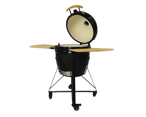 Zwarte keramische barbecue met open deksel en houten planken