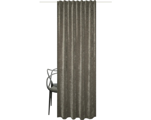 Gordijn met plooiband en stoel