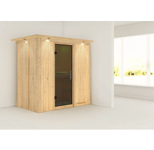 Houten sauna met glazen deur en verlichting in een lichte ruimte.