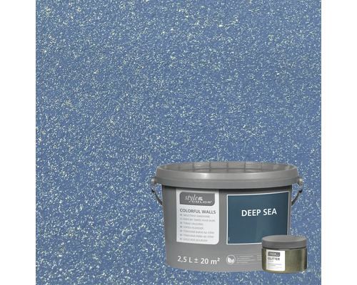 Verfemmer met gekleurde muurverf en glittereffect op blauwe achtergrond