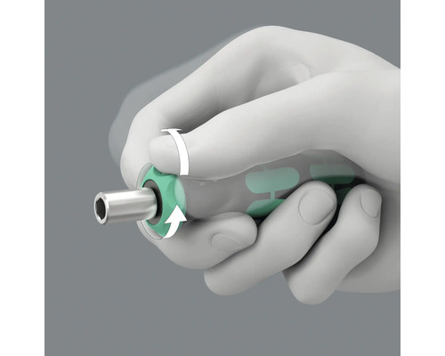 Een hand houdt een schroevendraaier vast met draaifunctie en pijlen ter illustratie.