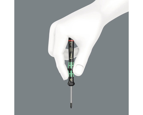 Wera schroevendraaier Phillips PH 0 in een hand