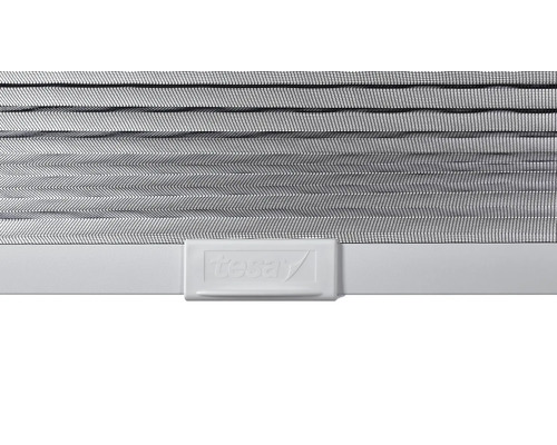 Detailopname van een insectenhor met Tesa logo