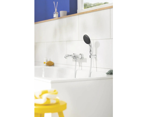 Badkamer met kraan en handdouche