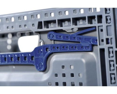 Gedetailleerde weergave van een grijze opbergdoos met blauwe beugelsluiting