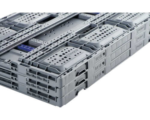 Stapel grijze Euronorm kunststof bakken met handgrepen