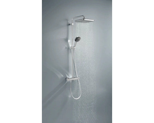 Douchesysteem met hoofd- en handdouche in gebruik