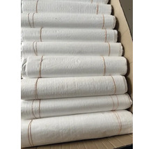 Stapel witte zandzakken in een doos