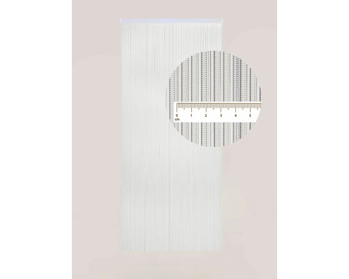 Decoratieve sjaals als draadgordijnen met centimeteraanduiding