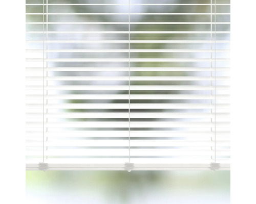 Jaloezie voor het raam voor lichtregulering binnenshuis