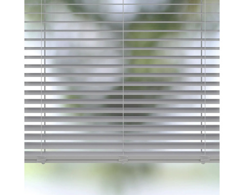 Horizontale jaloezie voor raamdecoratie en lichtregeling