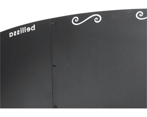 Detail van een zwarte vuurschaal met schroeven en versieringen