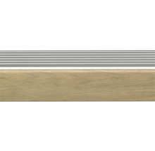Profieltrap met eikenhoutdecor en aluminium rand