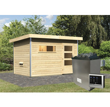 Houten sauna met kachel en bediening in de tuin