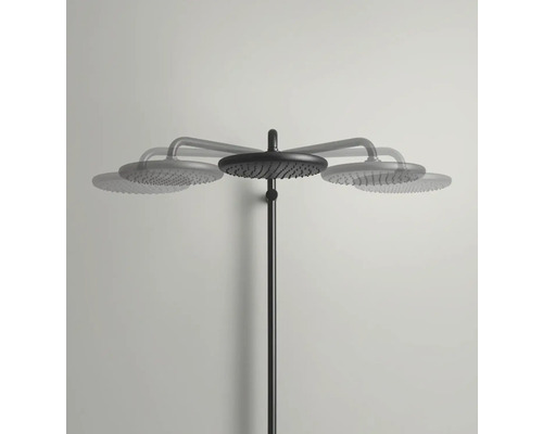 Douchekop met rond ontwerp op een stang voor badkamer