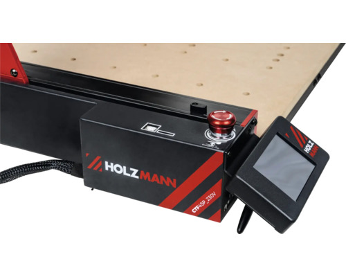 Detailopname van een Holzmann portaalfrees met bediening en noodstopknop