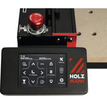 Bedieningspaneel van een houtbewerkingsmachine met noodstopknop en scherm voor bediening