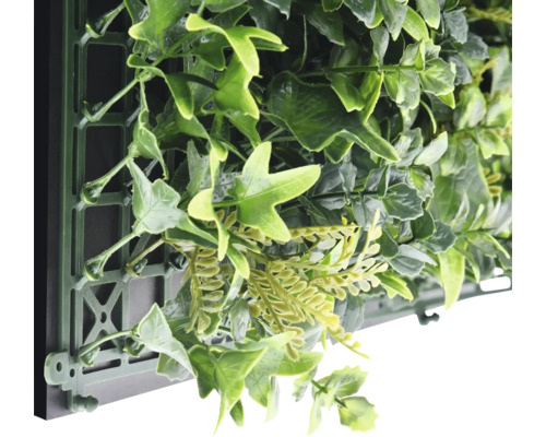 Kunstmatige plantenwand met groene bladeren