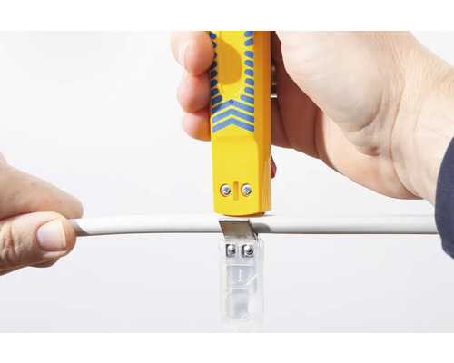 Striptang in gebruik op een kabel