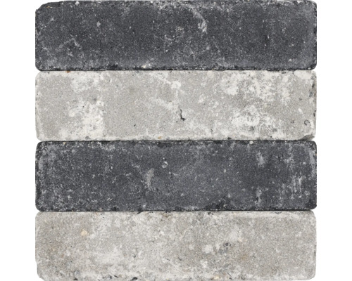 Vier langwerpige straatstenen van steen