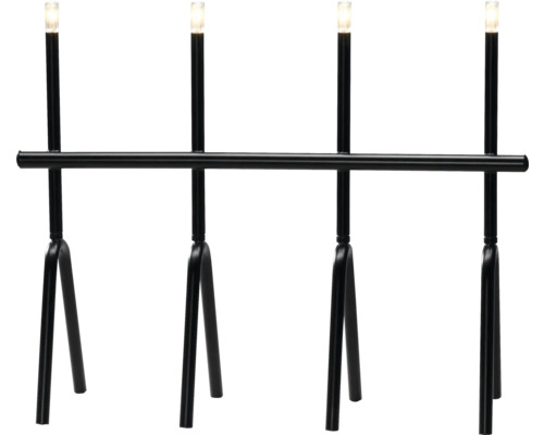 Zwarte kandelaar met vier lampen