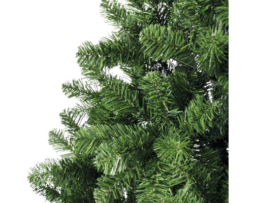 Detailopname van een kunstmatige kerstboom met groene naalden