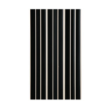 Afbeelding van meerdere zwarte kunststofpanelen