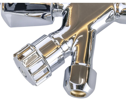 Close-up van een mengkraan voor een wastafel