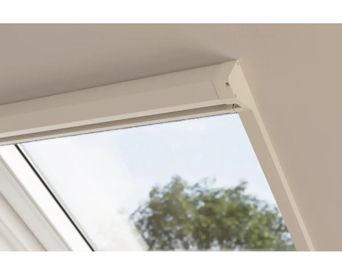 Detailaanzicht van een dakraam met buitenaanzicht