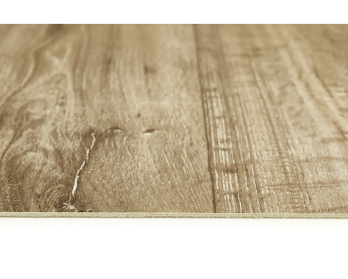 Close-up van een laminaatvloer met houtlook.