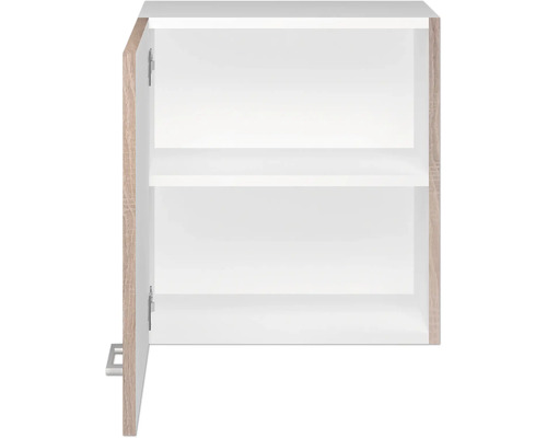 Open hangkast met twee planken