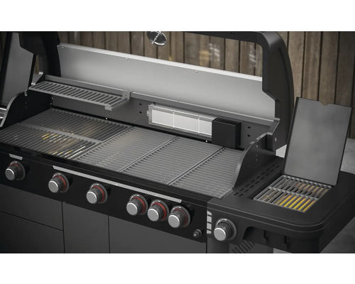 Open gasbarbecue met grillroosters en bedieningsknoppen