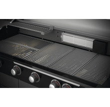 Gasbarbecue met grillroosters en bedieningsknoppen