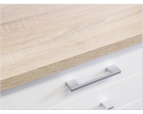 Detailopname van een werkblad met houtlook en lades met handgrepen