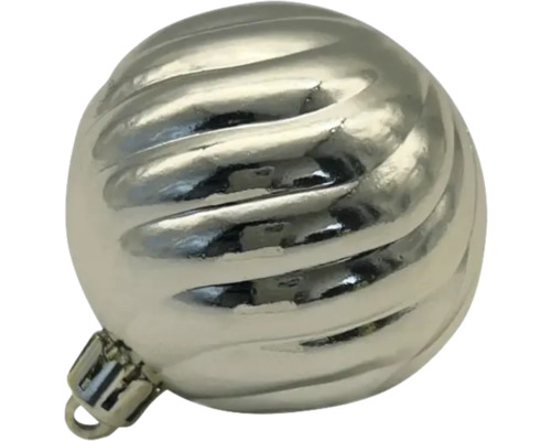 Zilveren kerstbal met geribbeld oppervlak