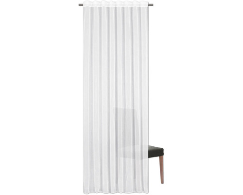 Wit decoratief gordijn met plooibandophanging voor een stoel