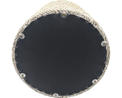 Onderkant van een kattenhol met een textieloppervlak en zwarte stof.