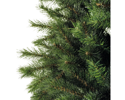 Close-up van een kunstkerstboom met groene naalden