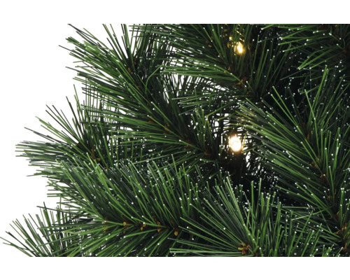 Detailopname van een kunstkerstboom met verlichting