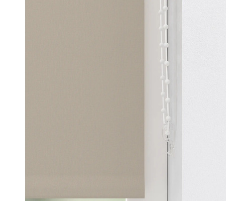 Beige rolgordijnen met kettingbediening