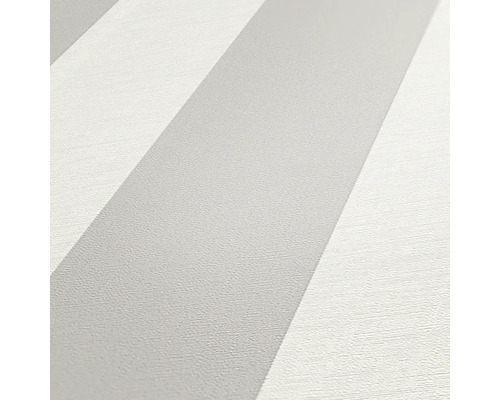 Behang met streepmotief