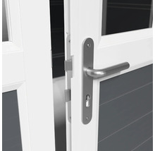 Detail van een deur met deurklink en slot